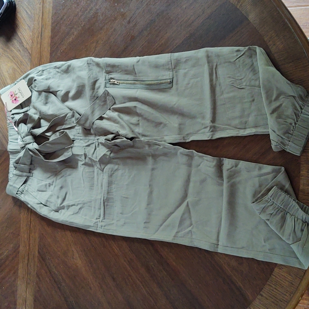 NWT Entro Lightweight Cargo Pants Size Small - Olive